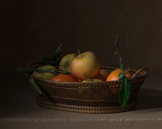 Nature morte avec corbeille de pommes et oranges